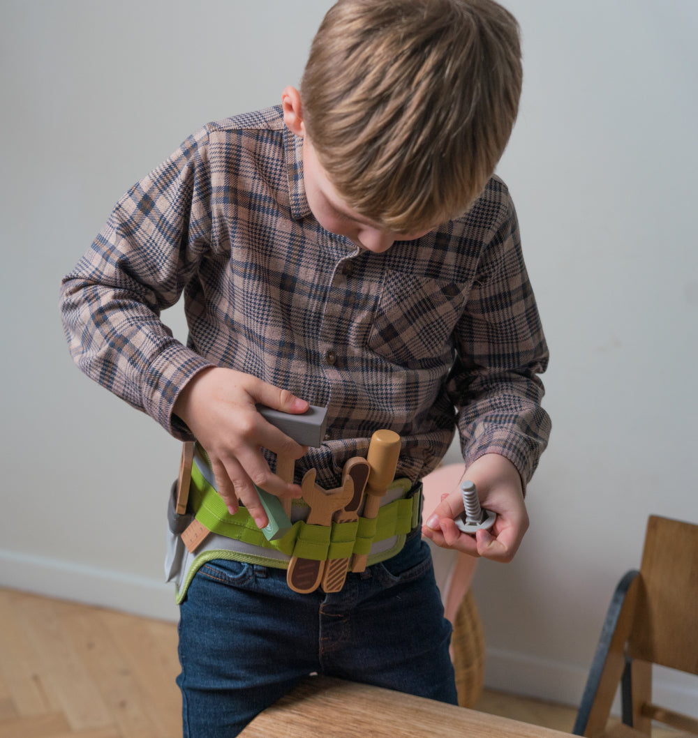 Centura micutului mester, set cu unelte din lemn - Dantoy