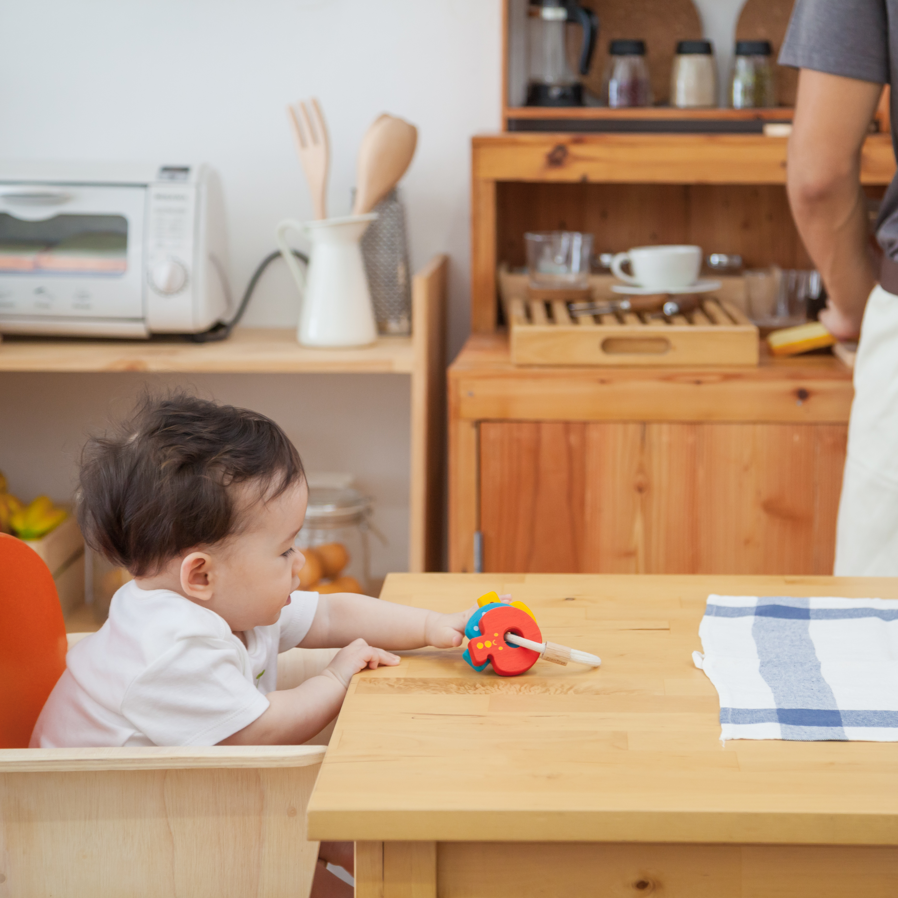 Jucarie zornaitoare - Inel cu chei colorate - Plan Toys