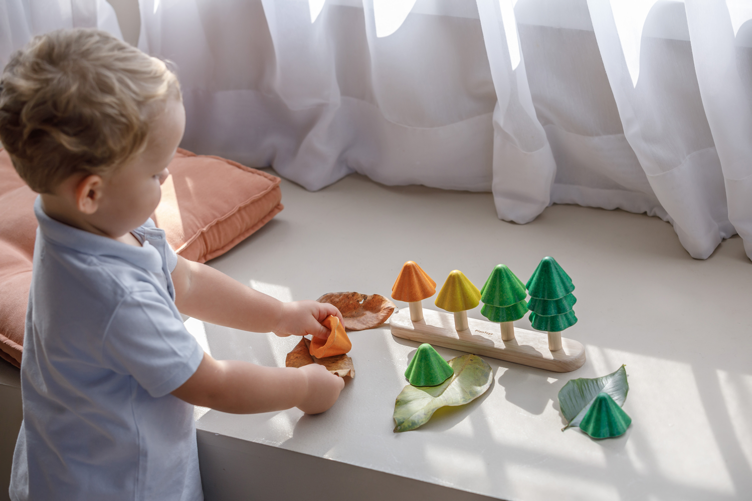 Joc educativ, sorteaza & numara - Trees - Plan Toys