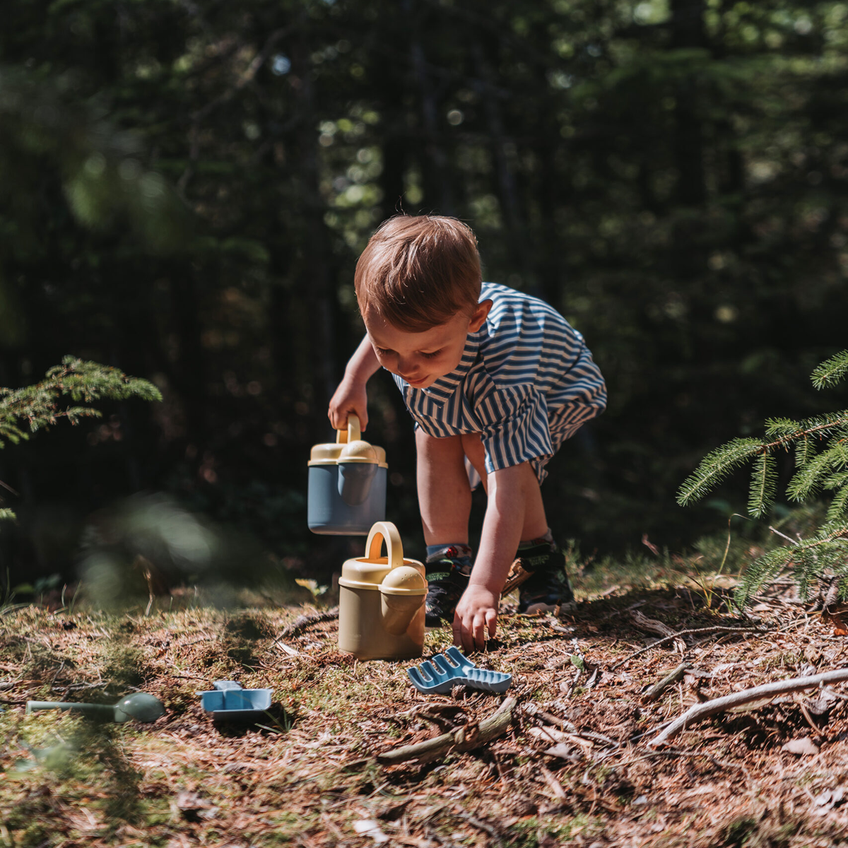 Set Blue cu 4 jucarii de plaja, forma mare de nisip - BIOplastic - Dantoy