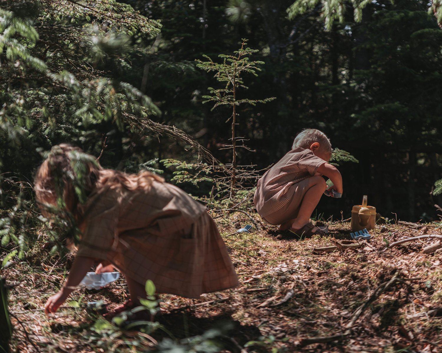 Set Khaki cu 4 jucarii de plaja, forma mare de nisip - BIOplastic - Dantoy