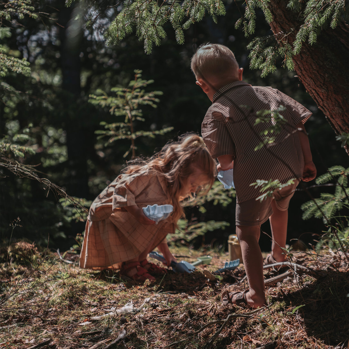 Set Khaki cu 4 jucarii de plaja, forma mare de nisip - BIOplastic - Dantoy