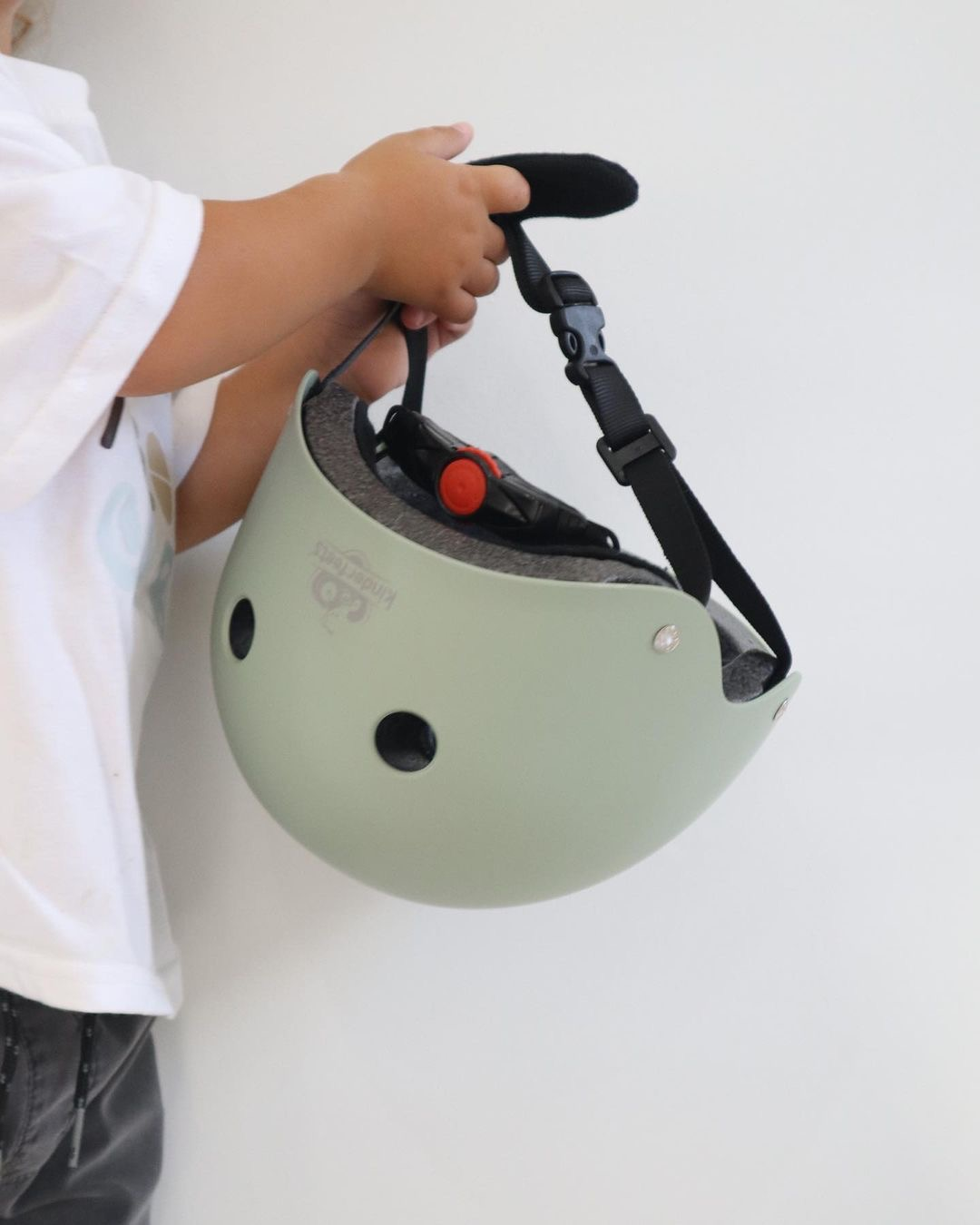 Casca de protectie pentru copii - Matte Silver Sage - Kinderfeets
