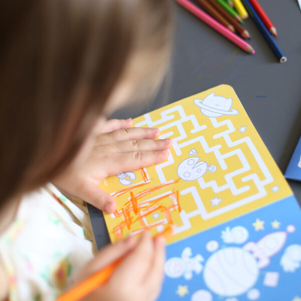 Carti luuungi pentru colorat, 2 buc - I Love Coloring Space - Banana Panda