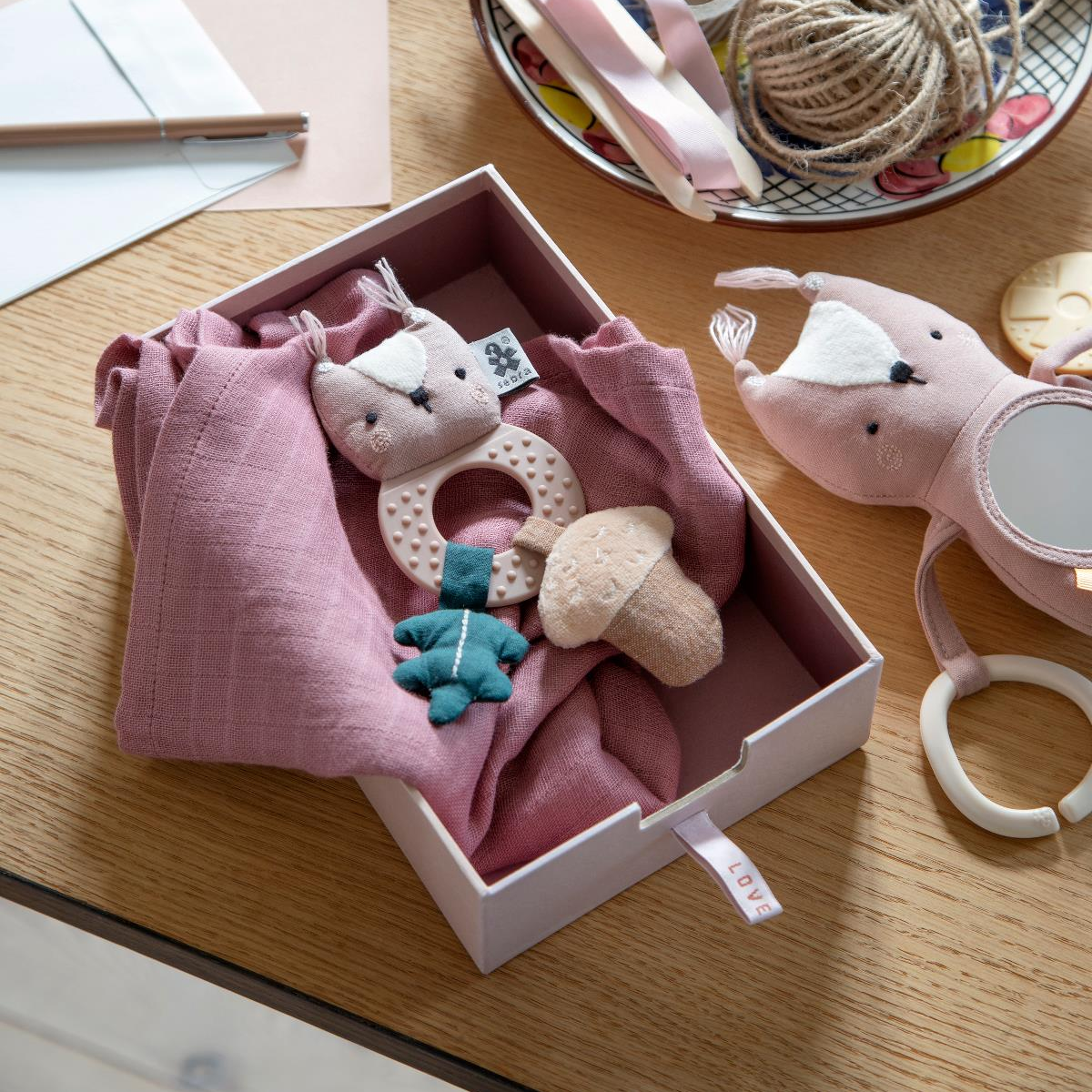 Jucarie senzoriala, mini - Veverita Zappy - Sebra