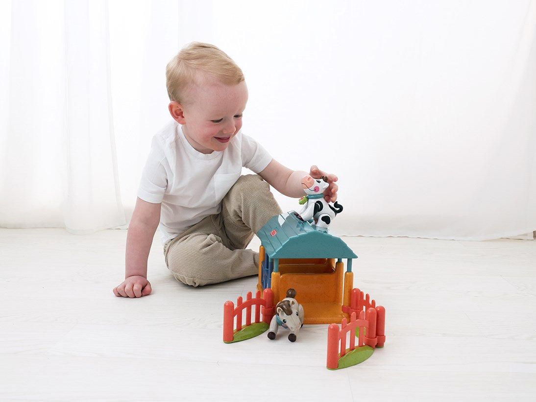 Set de joaca - Cow & Horse Stable - Tolo Bio
