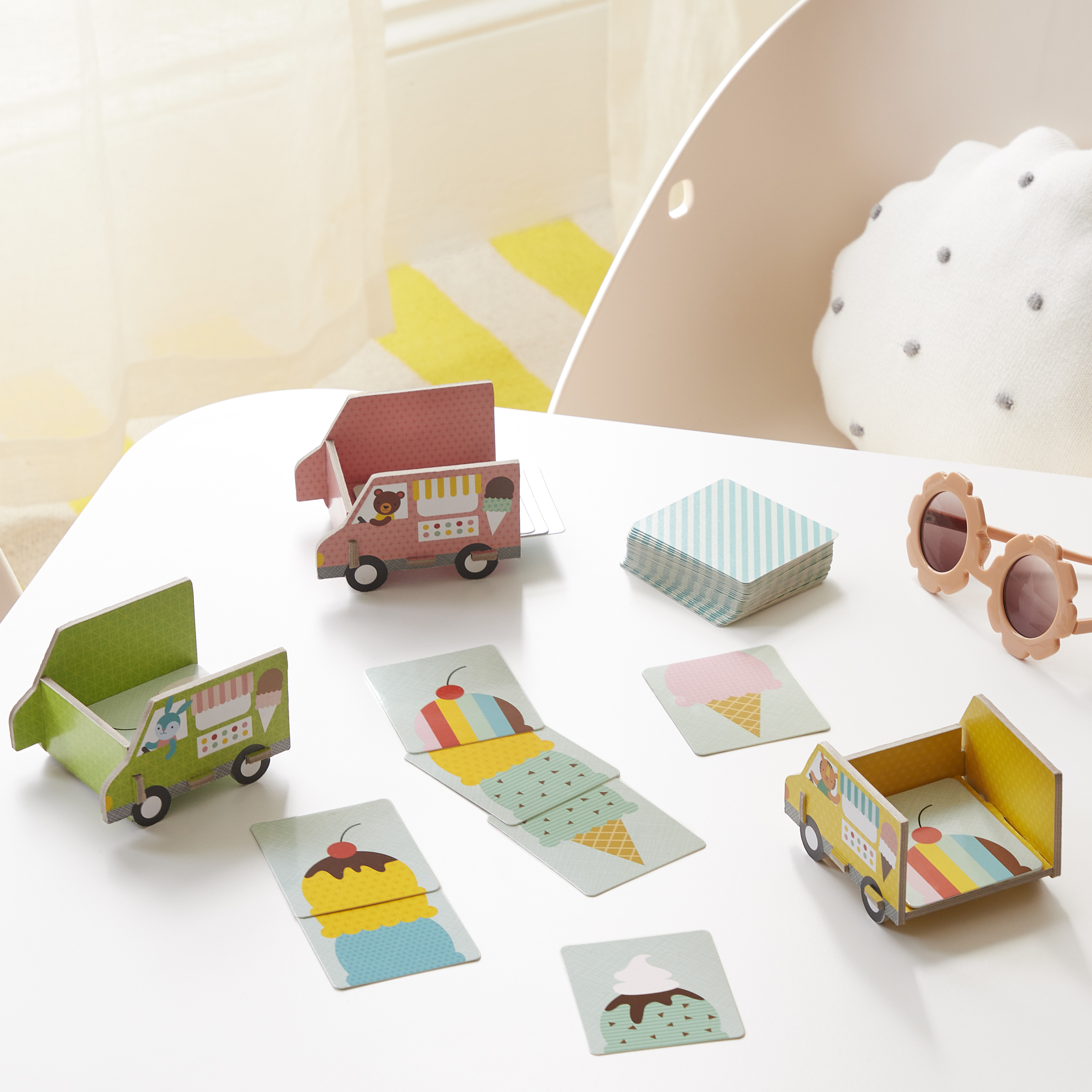 Joc logic de potrivire - Scoop & Stack - Petit Collage