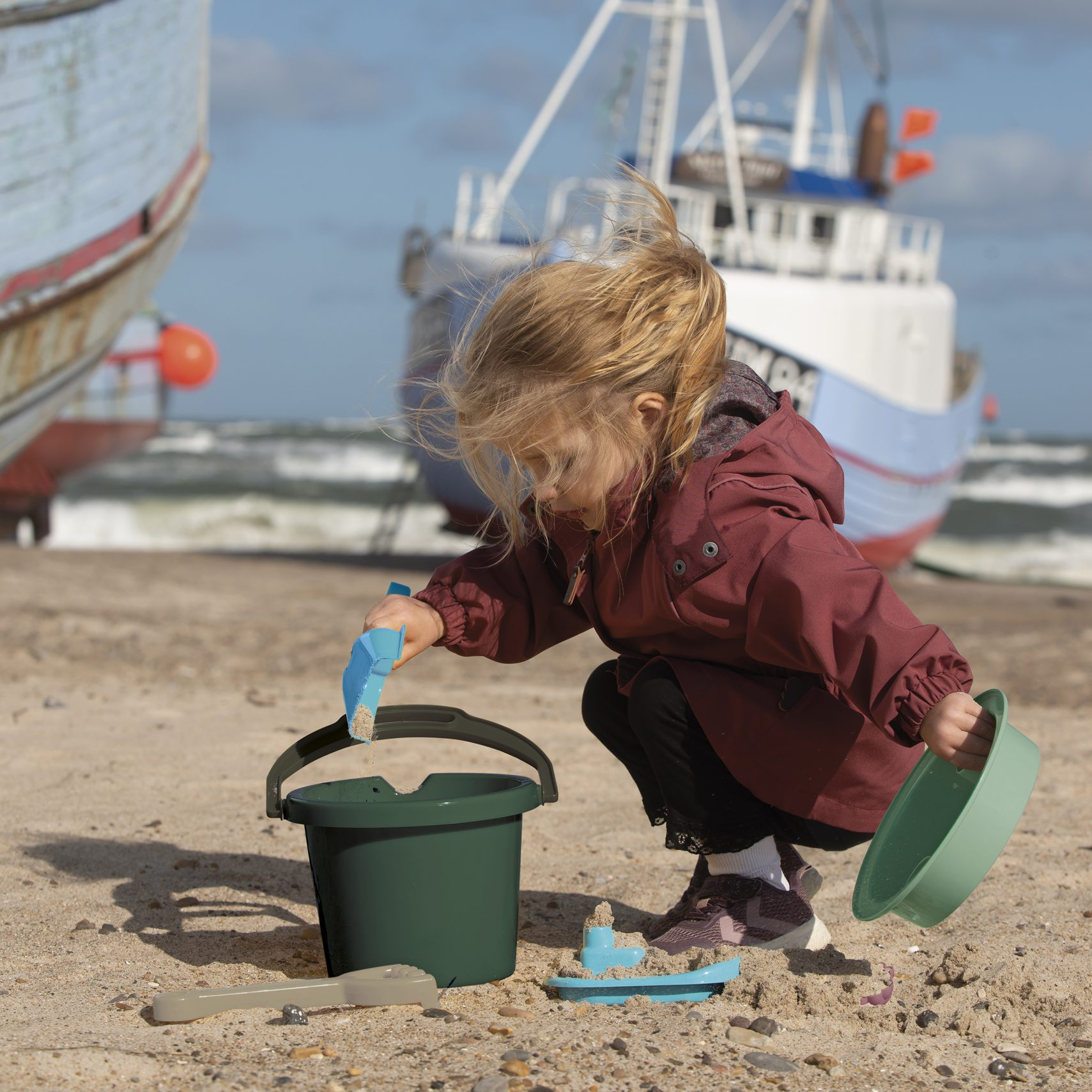 Set cu jucarii de plaja, 6 piese - Blue Marine Toys - Dantoy