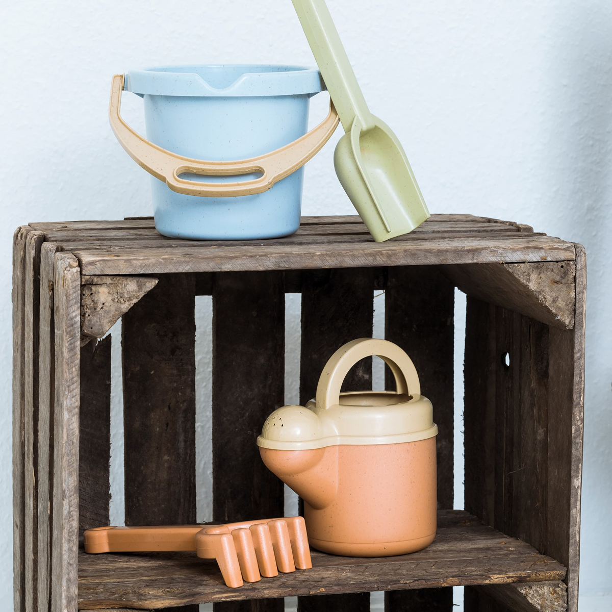 Set cu jucarii de plaja, 4 piese - BIOplastic - Dantoy