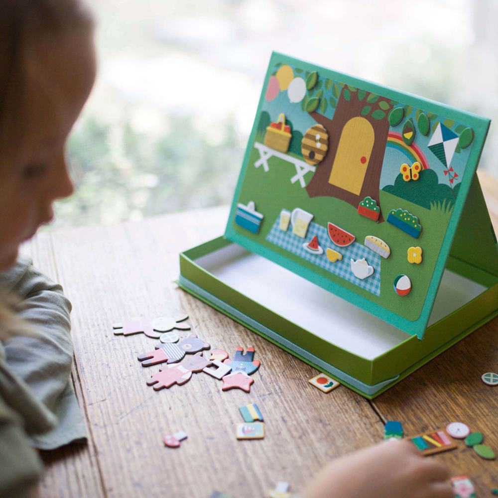 Joc magnetic Play Scene - Treehouse Party - Petit Collage