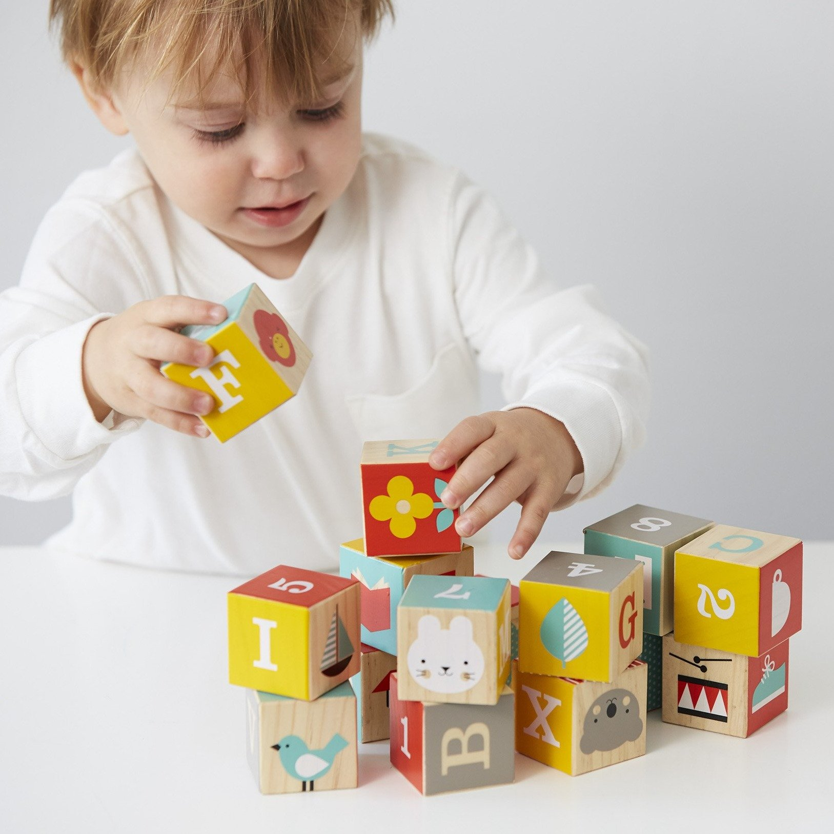 ABC, blocuri din lemn - Petit Friends - Petit Collage