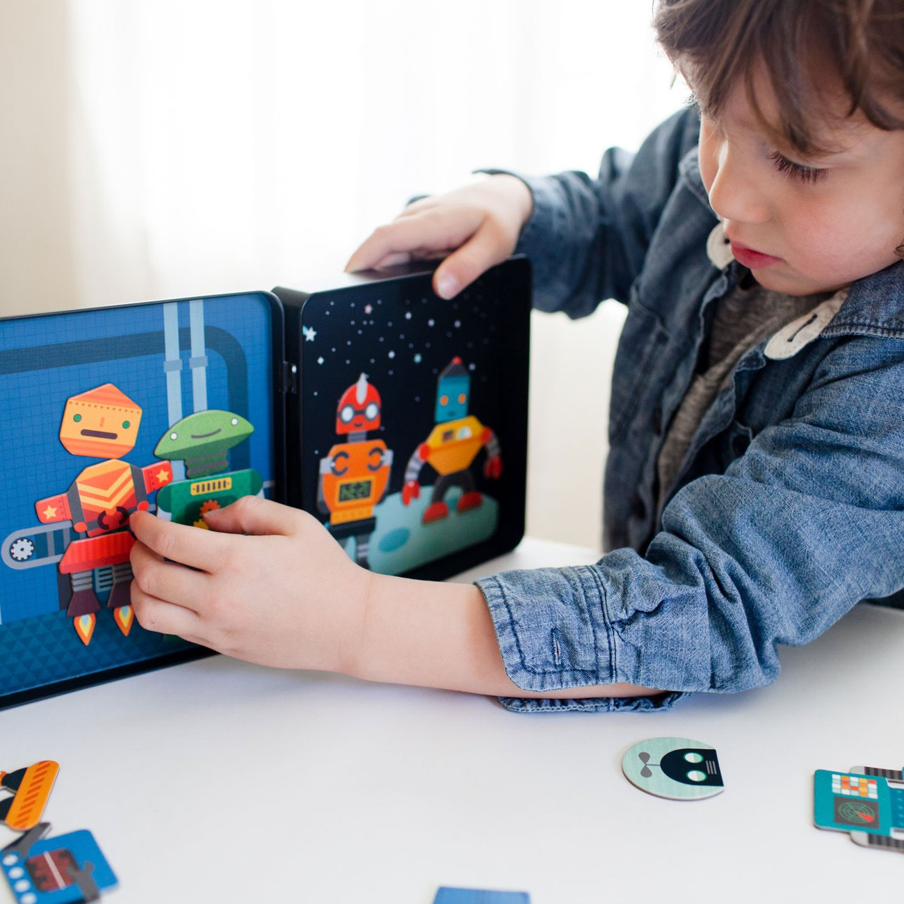 Joc magnetic On-the-Go - Robot Remix - Petit Collage