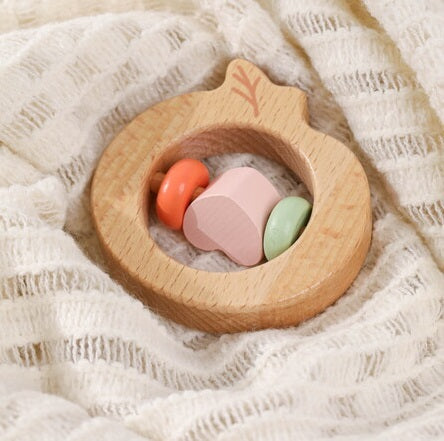 Set cadou bebe Forest Friend Classic World - zornăitoare rotundă lemn