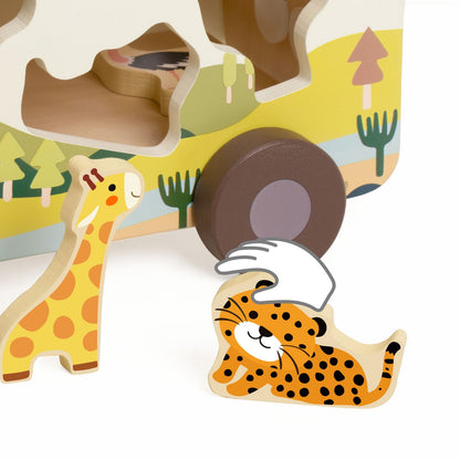 Camion Safari din lemn, Sortator &amp; Figurine animăluțe - Prairie Adventurer - Classic World