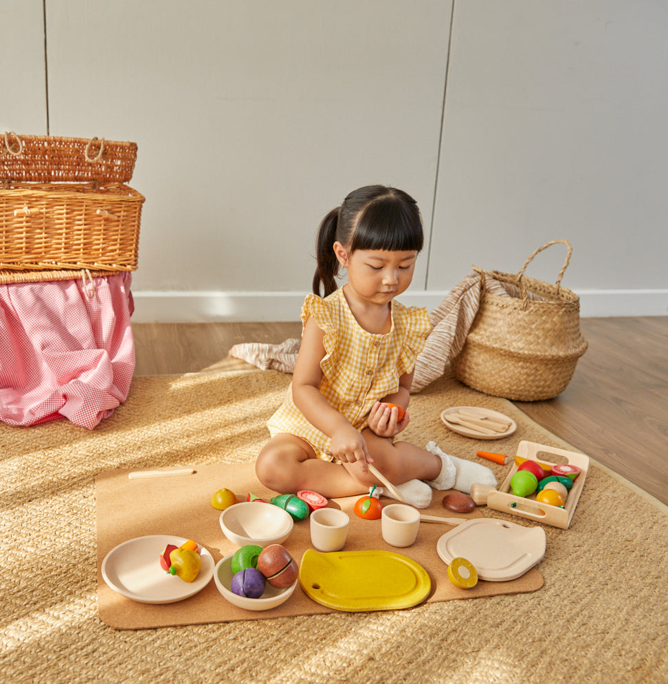 Set pentru Role Play - Fructe si legume asortate - Plan Toys