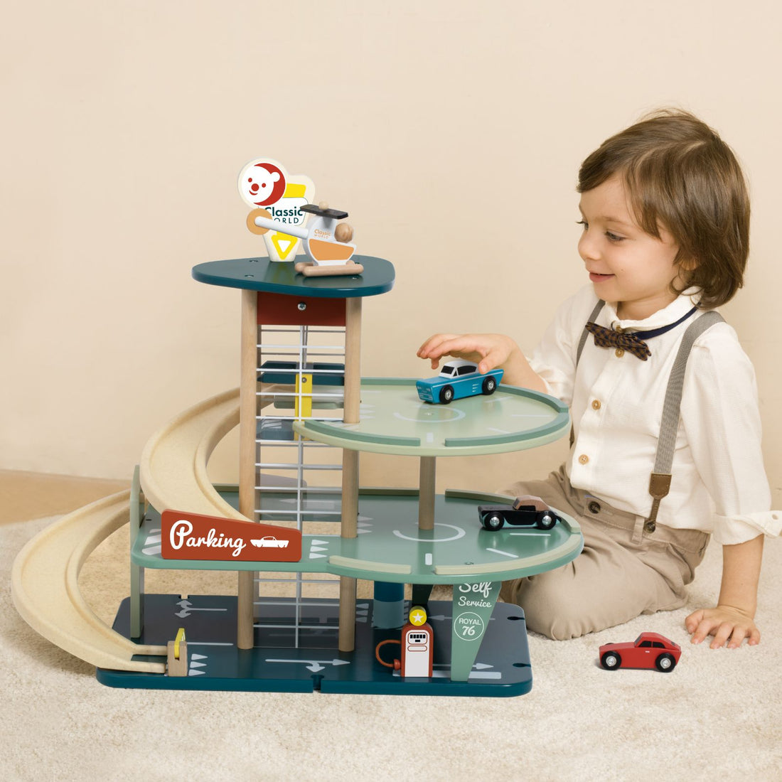 Set de joacă din lemn, Garaj cu Mașinuțe și Elicopter - Vintage Garage - Classic World