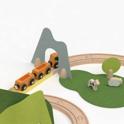 Set de joacă din lemn, Tren cu Animăluțe &amp; Peisaje, 100 piese - New Natural Train Set - Classic World