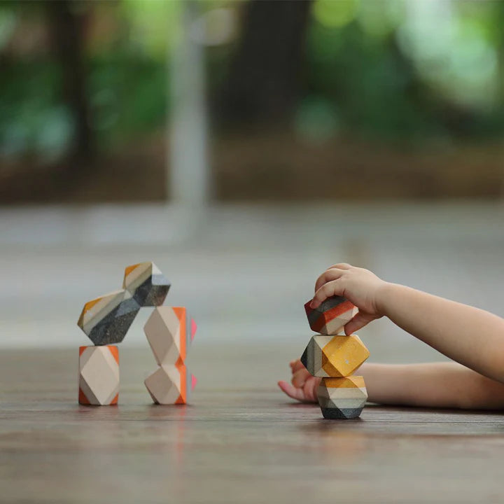 Joc de echilibru - Geo Stacking Rock - Plan Toys