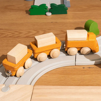 Trenulet cu vagoane magnetice - Cargo - Plan Toys