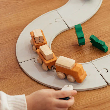 Trenulet cu vagoane magnetice - Cargo - Plan Toys