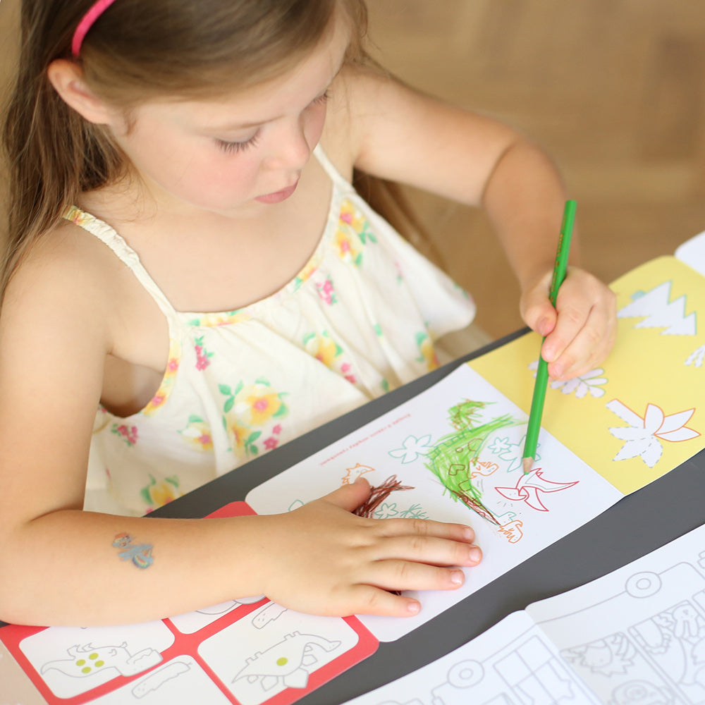 Carti luuungi pentru colorat, 2 buc - I Love Coloring Dinosaurs - Banana Panda