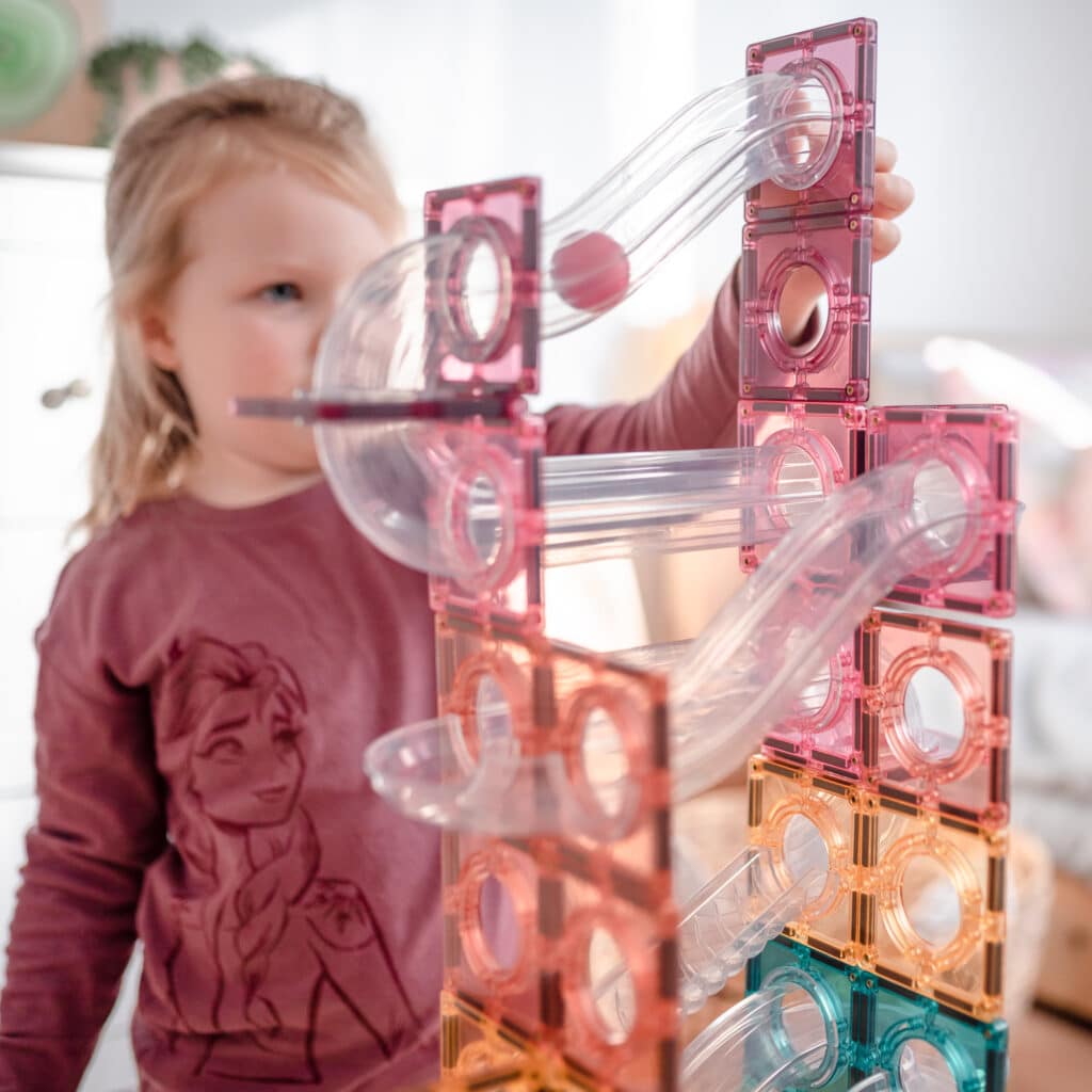 Set constructie magnetic, 106 piese – Pastel Ball Run Pack – Connetix